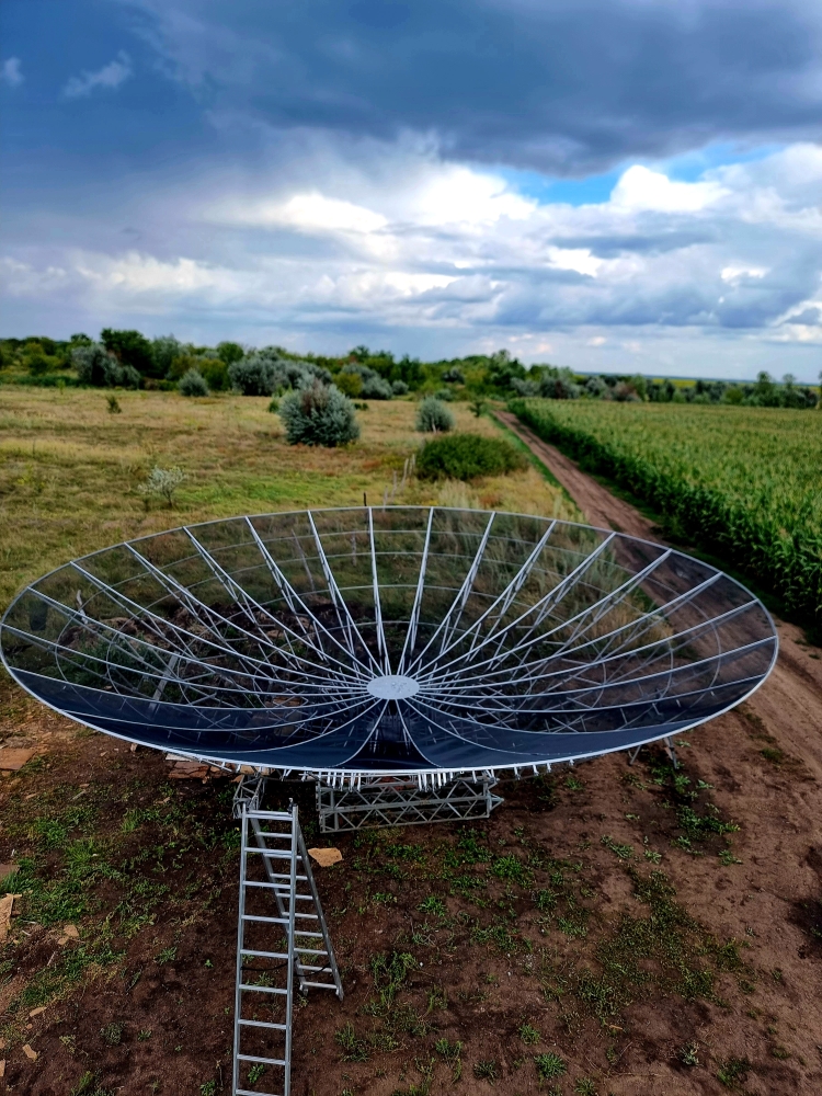 RD4D 10m dish on ground