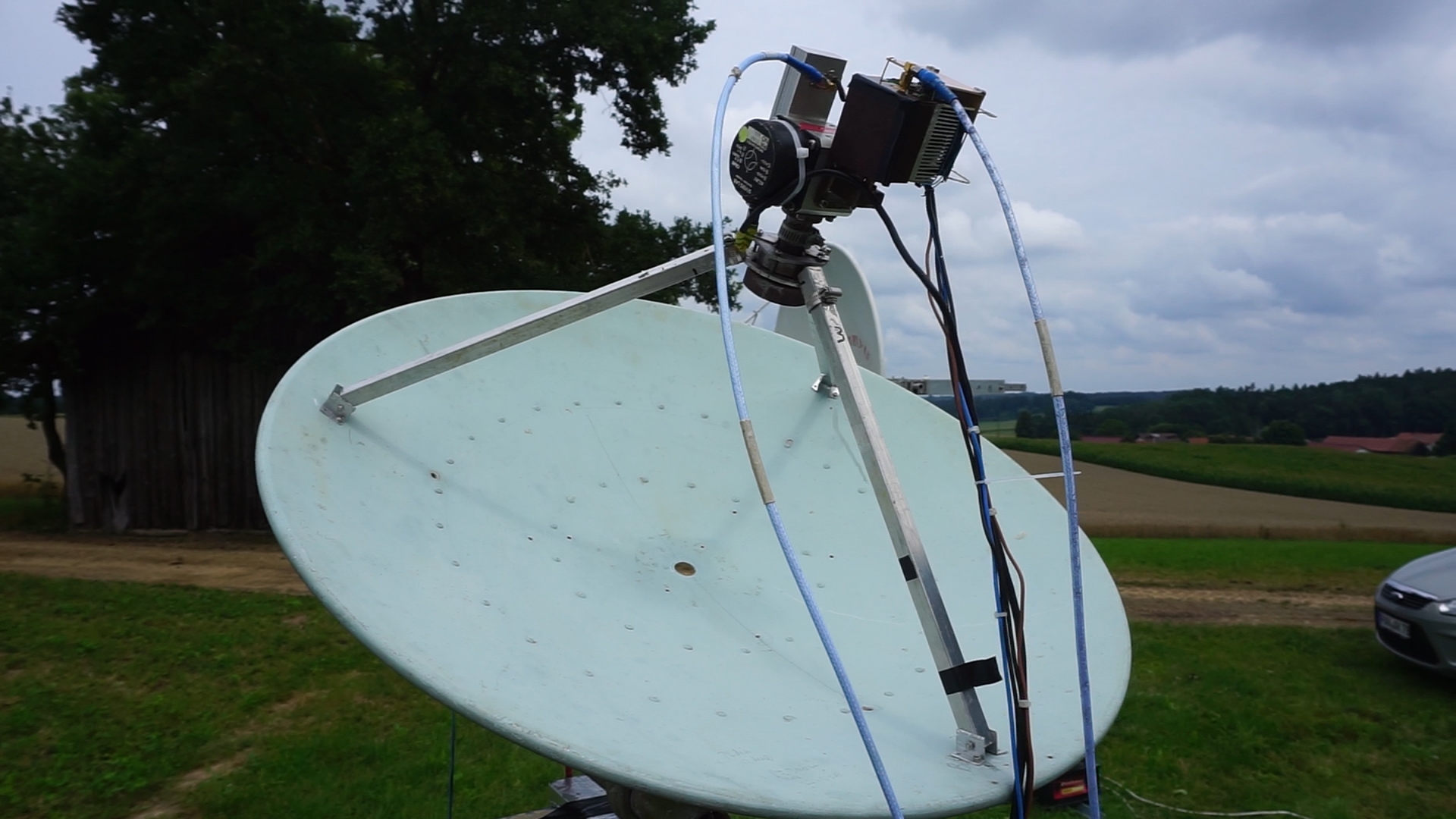 DL3WDG DL0ROI portable dish (DF8GU photo)