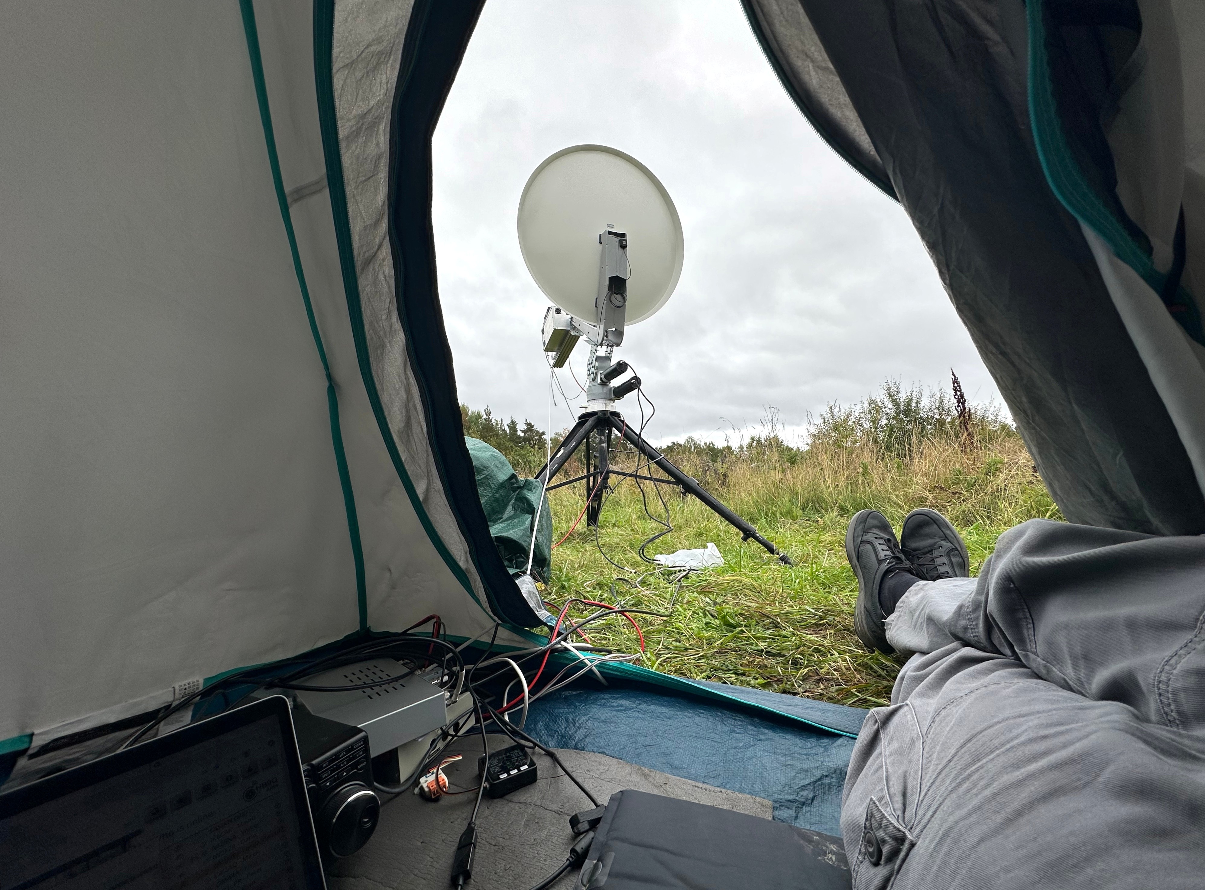 SA5IKN ARI EME portable 10 GHz inside tent