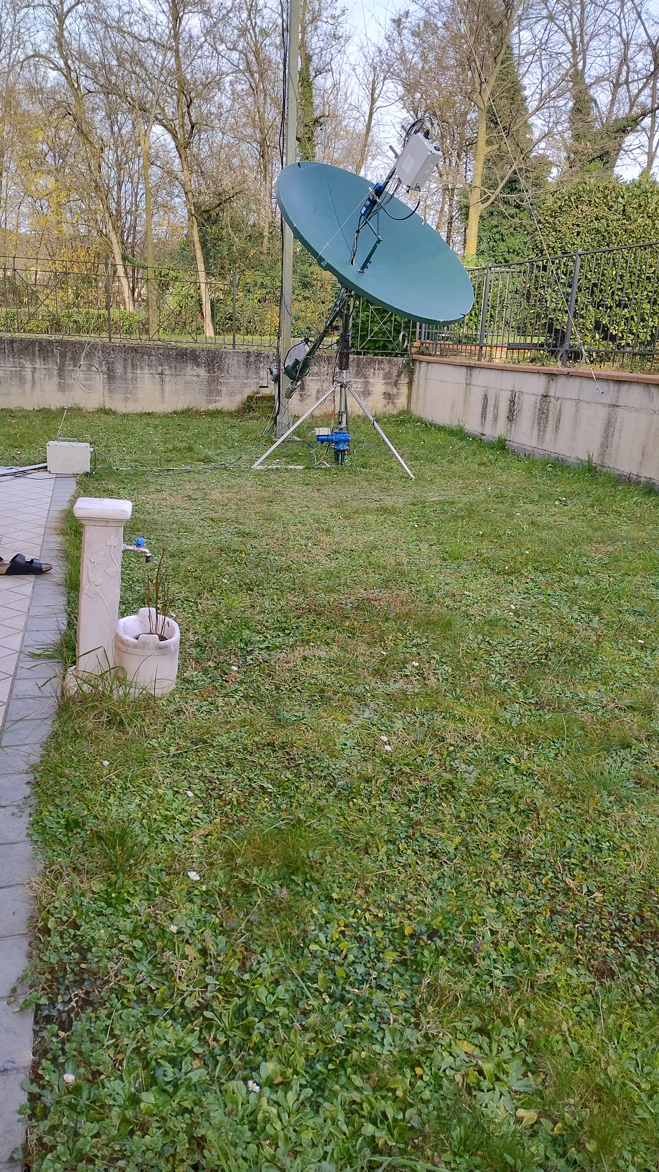 IZ2DJP 1.8 m Prime Focus Dish for 24 GHz