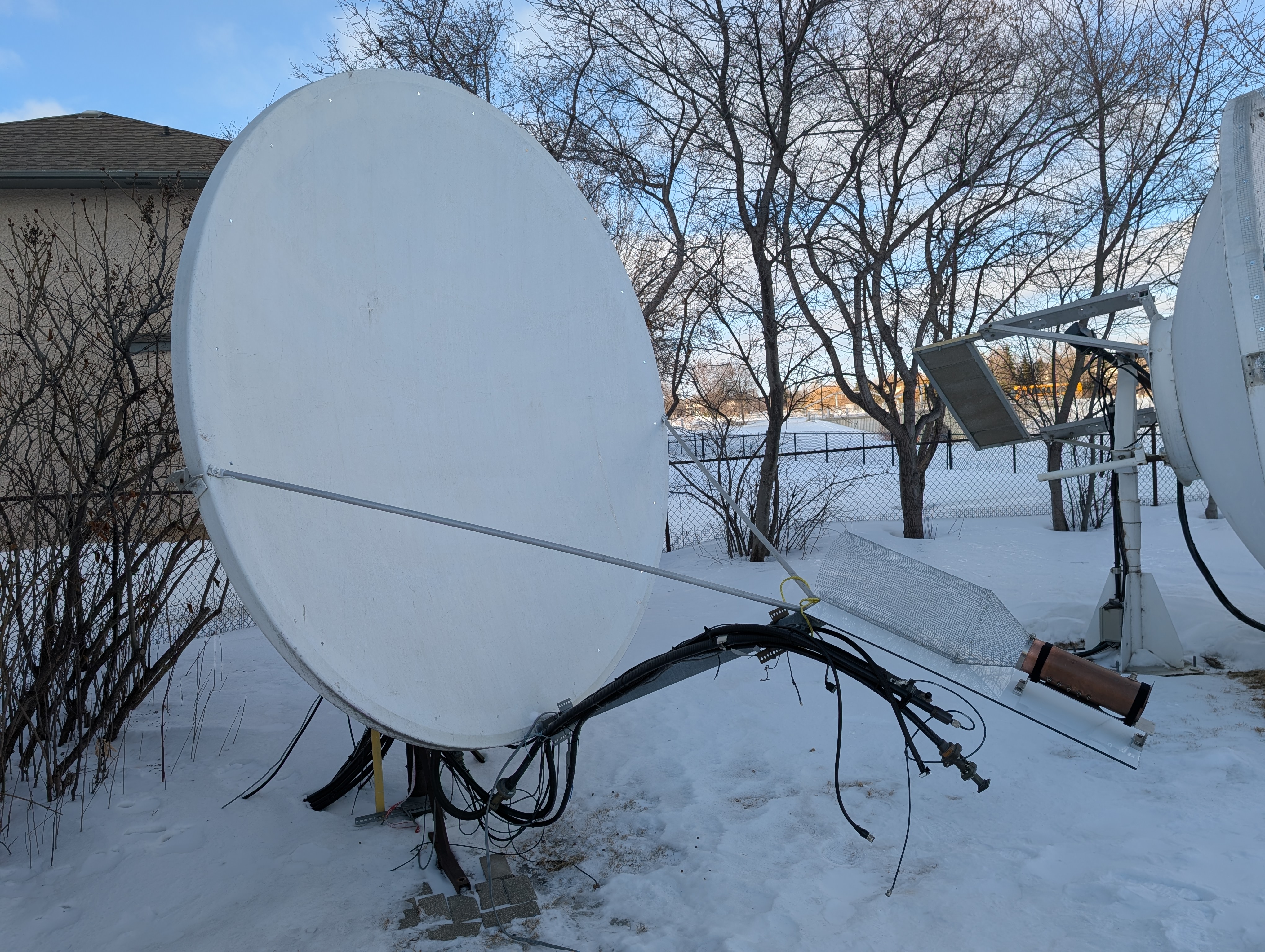 VE4MA 2.4 dish with 1.88 WL W2IMU feed for 2.3 GHz