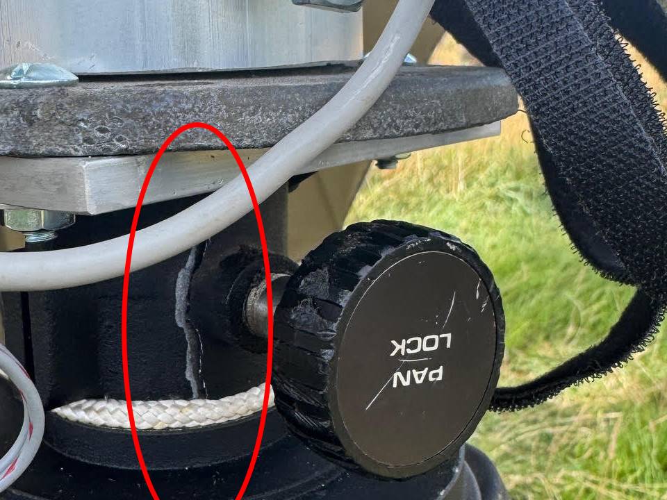 VK2CMP Cracked Camera Mount