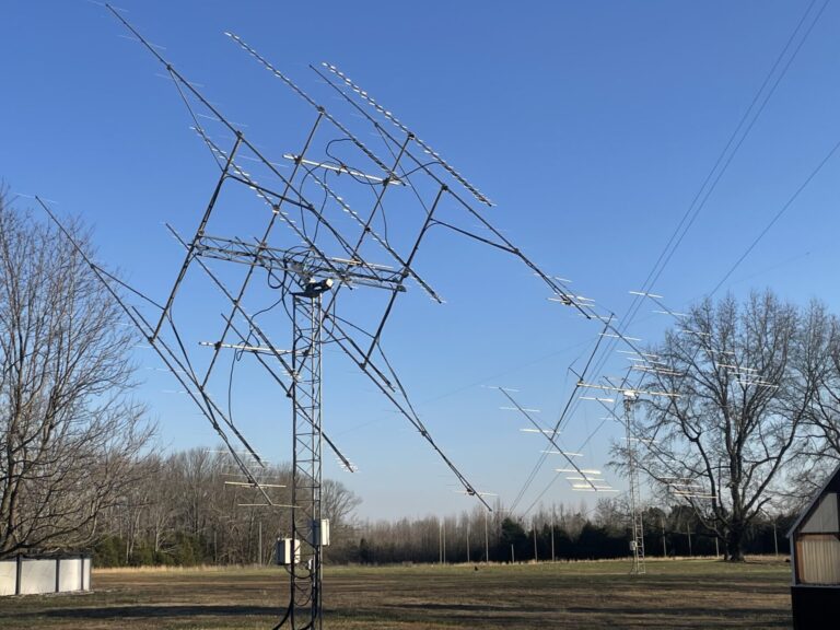W5ZN 432 8x25 el Middle of 2 m Array with 4x8 6 m in background