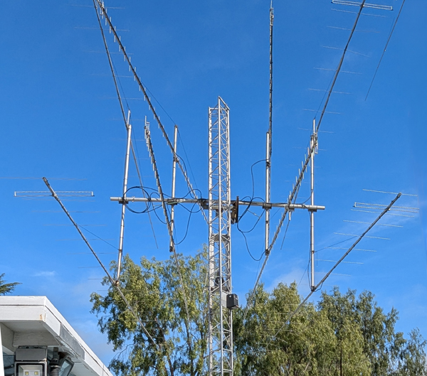 WA6KBL VHF UHF EME antennas