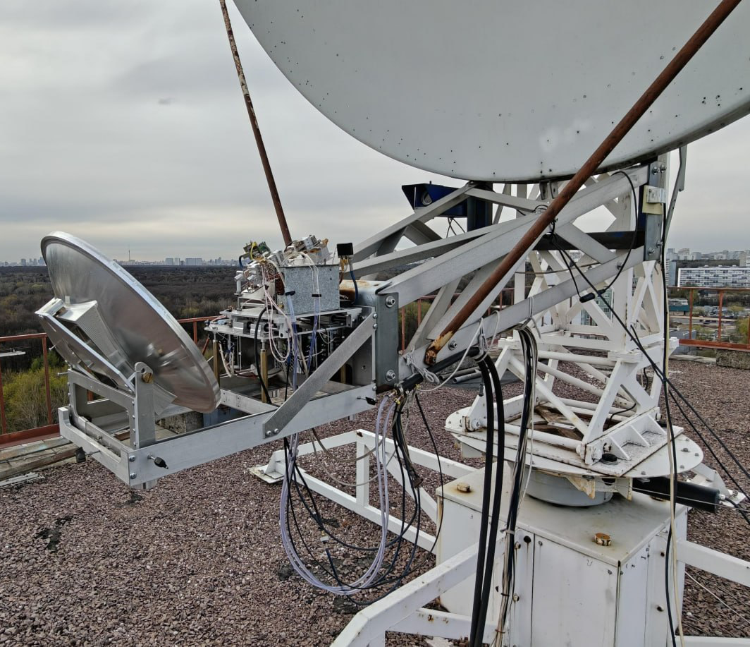 RW3BP 76 GHz Transverter at Feedpoint