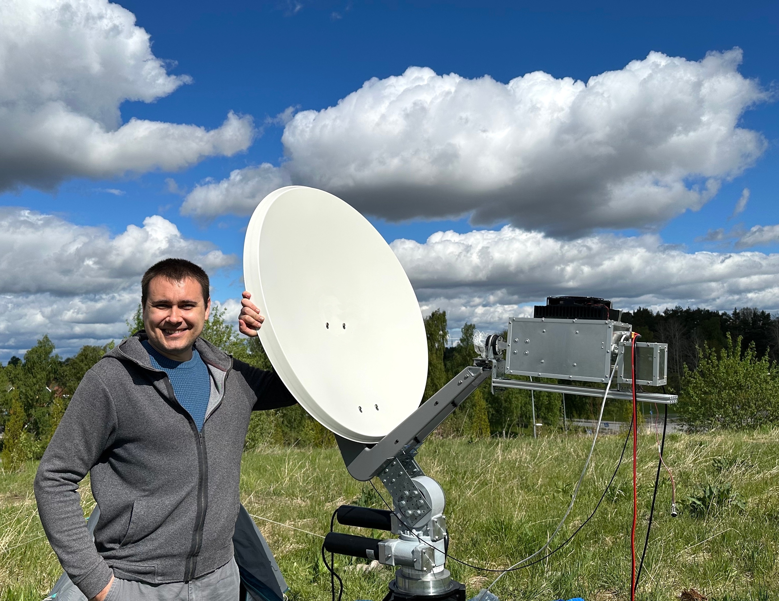 SA5IKN portable OP with 90 cm dish 27 W 2026 05 17