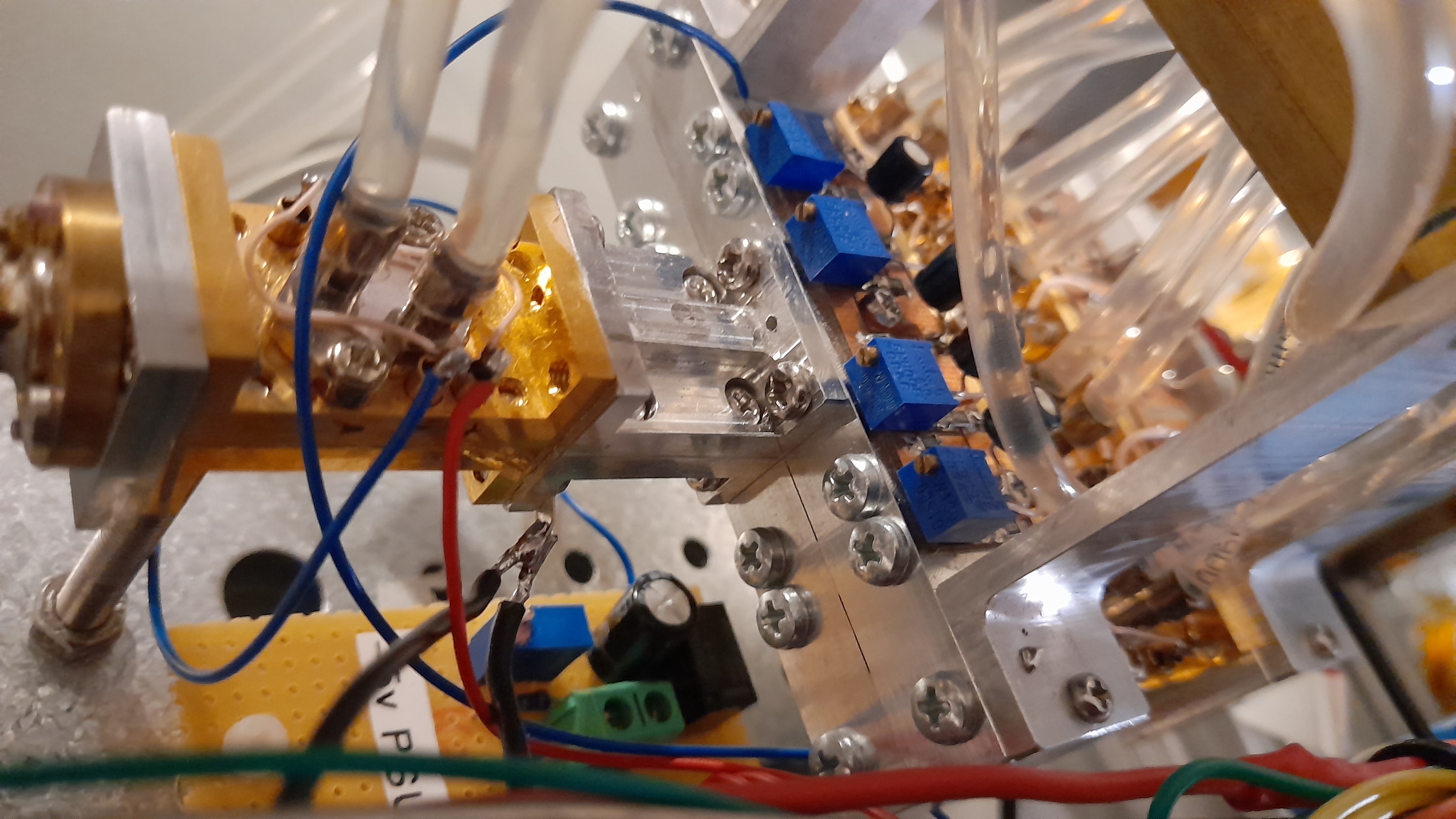 CT1BYM 47 GHz SSPA Closeup CT1BYM 47 GHz SSPA Closeup