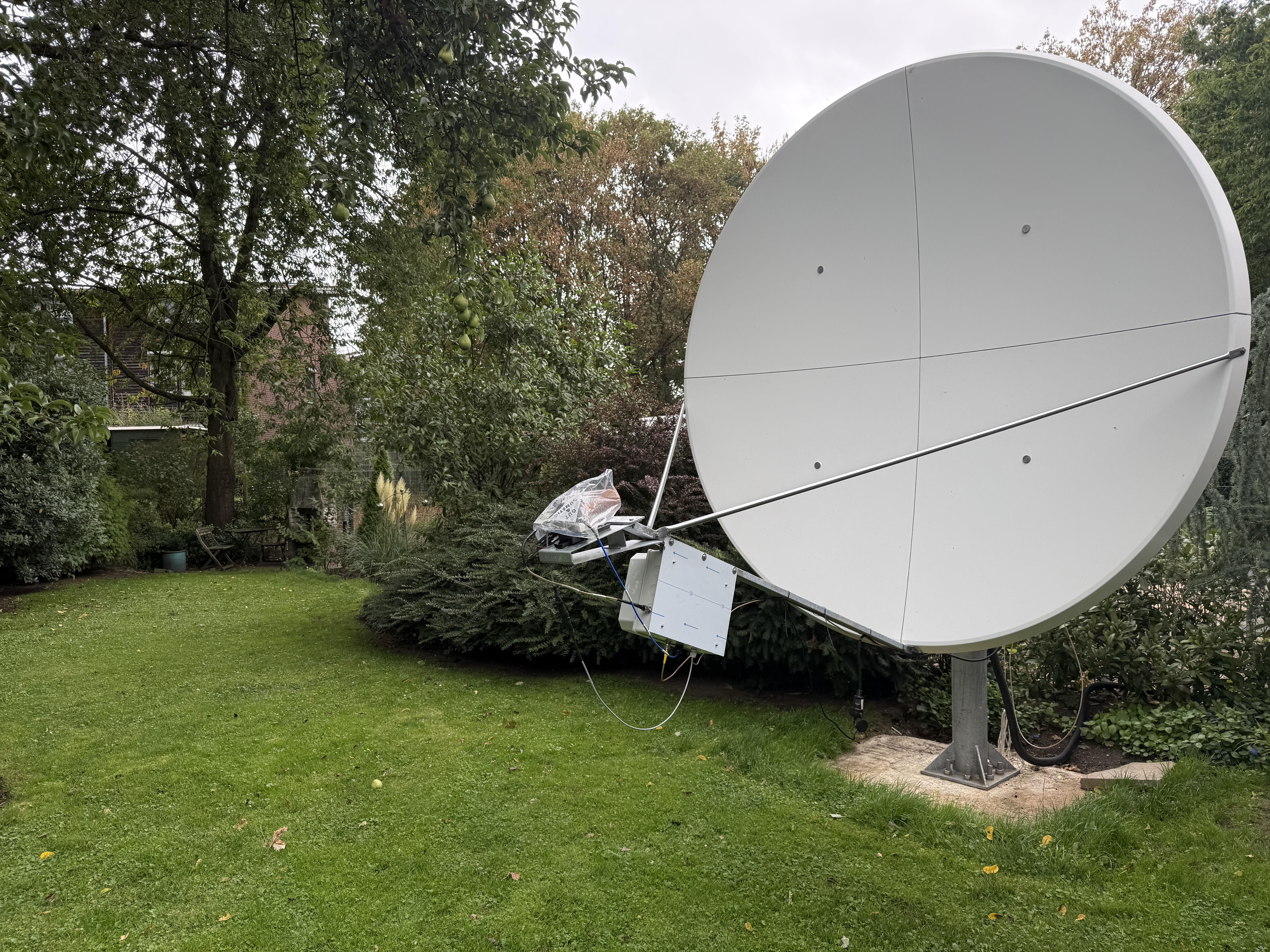 DL8EBL 2.4 m Dish DL8EBL 2.4 m Dish