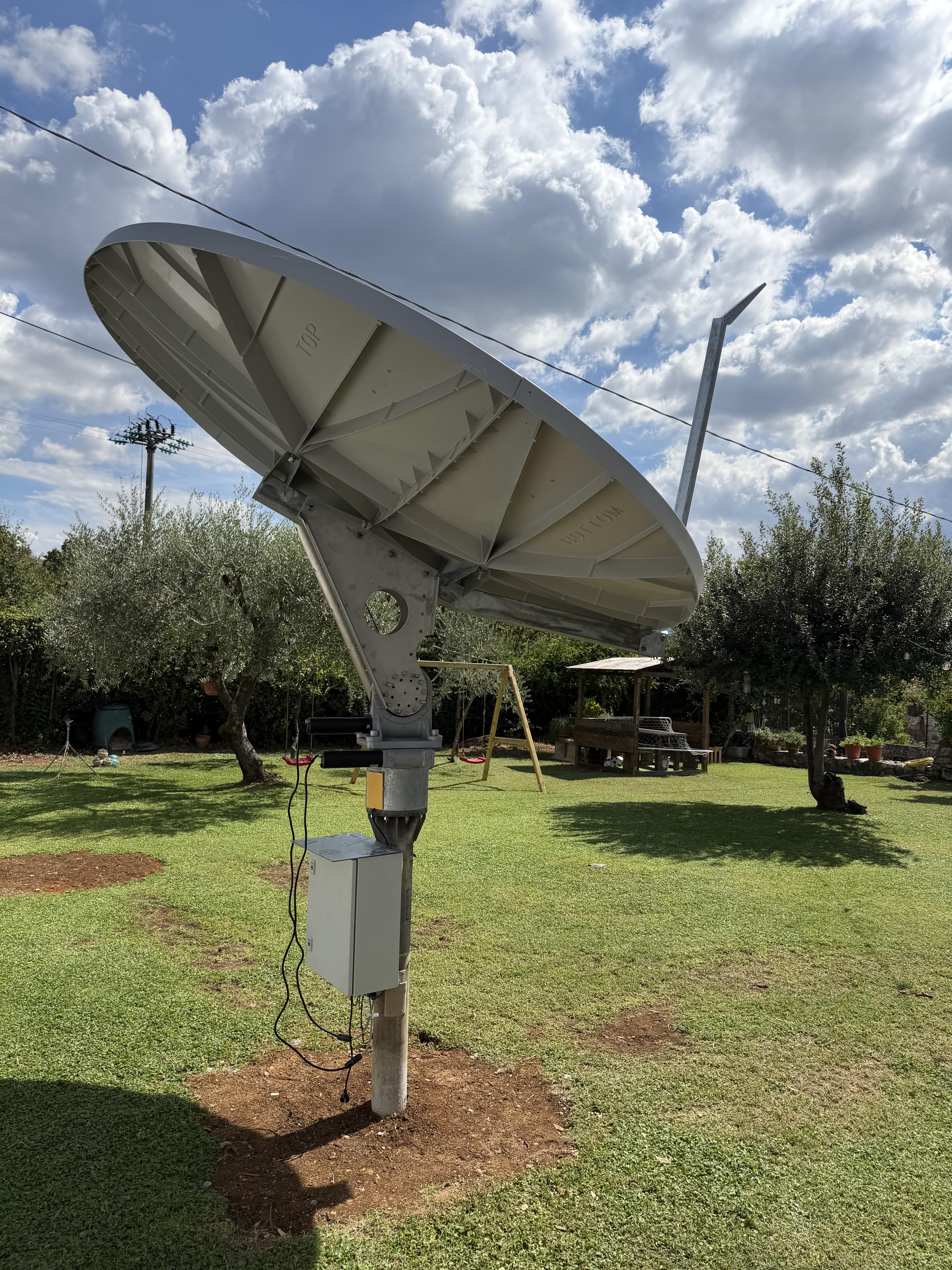 IZ0JNY New 2.4 m Dish IZ0JNY New 2.4 m Dish